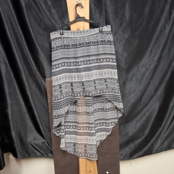 Maurices Black and White skort size women's Large - Picture 7 of 10